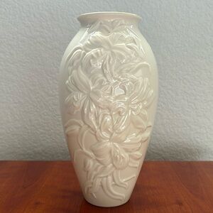 Vintage Lenox Classic Embossed Lily Porcelain Vase With Gold Rim 9” Made in USA